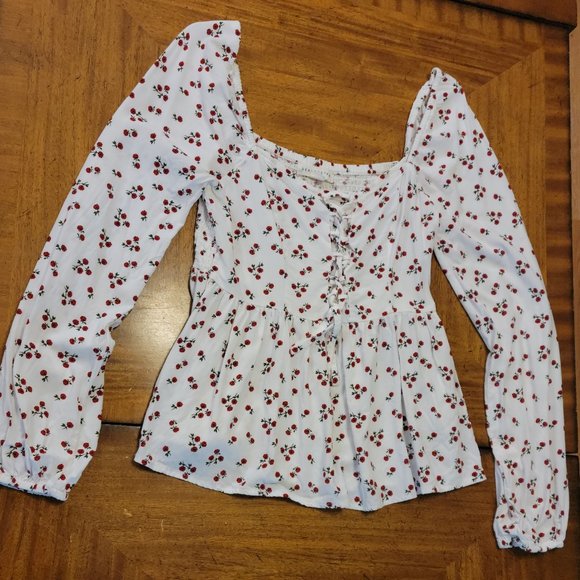 Aeropostale Tops - Aeropostale Rose Pattern Peasant Top